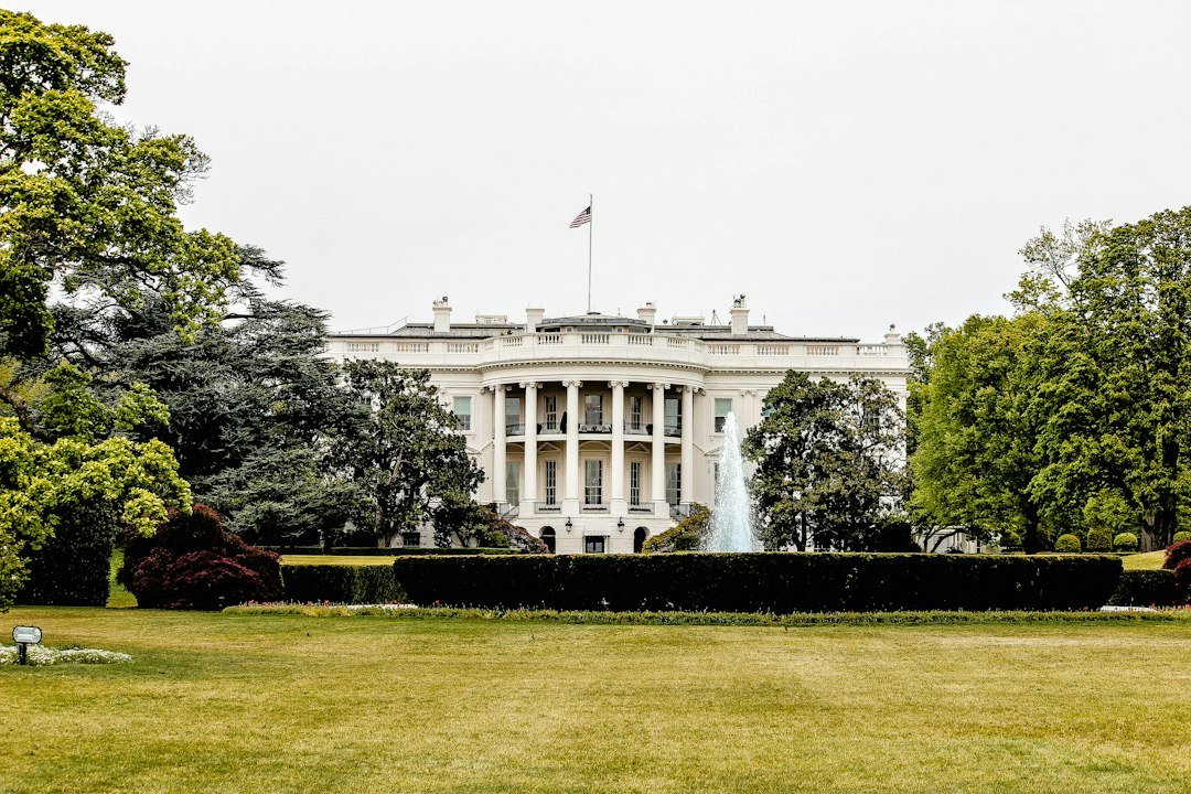 États-Unis : Donald Trump annonce l’exclusion de CNN, MS NOW et Politico de la Maison-Blanche