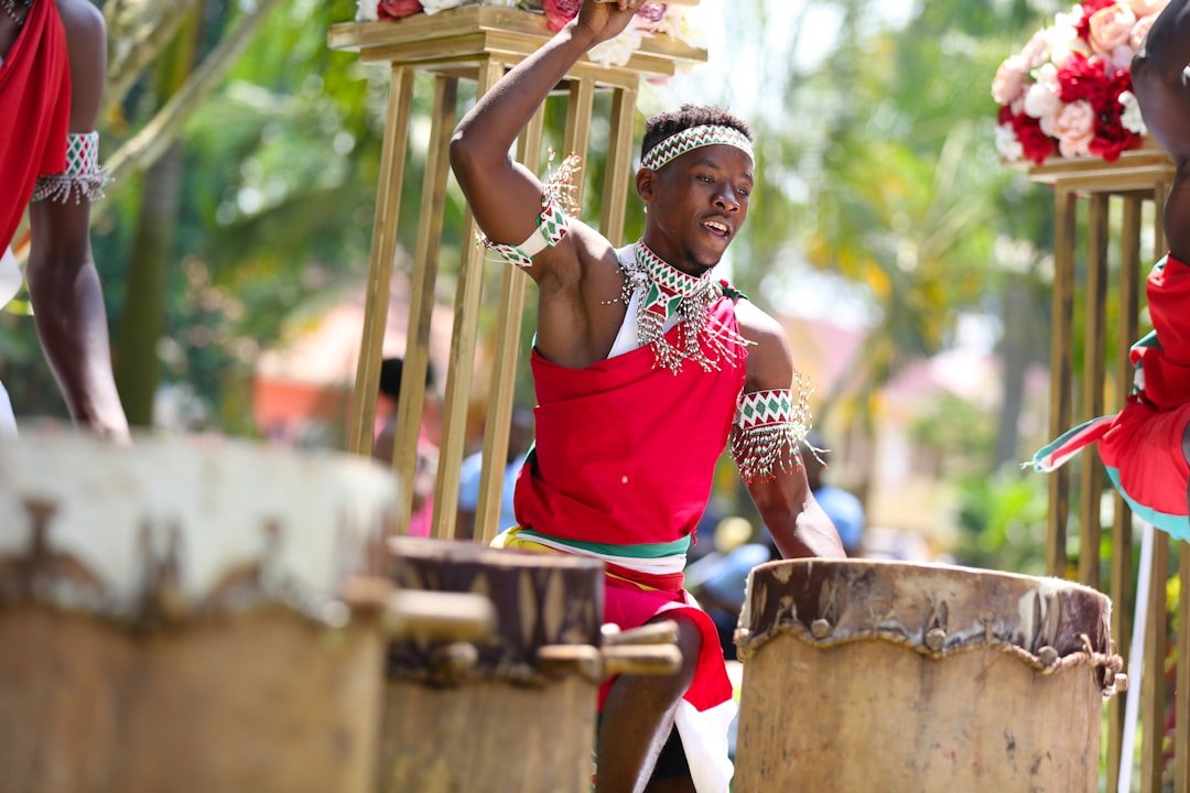 Ouganda : une querelle de succession retarde les funérailles du roi du Tooro