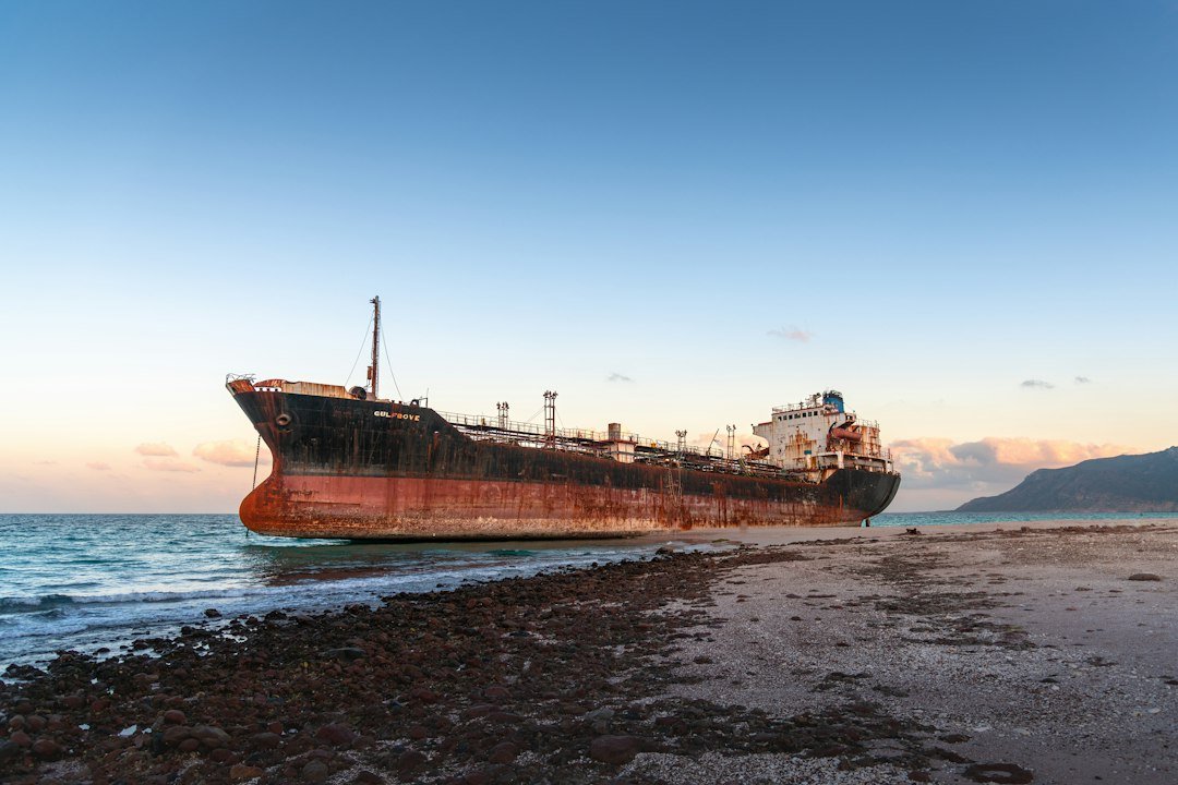 Littoral yéménite illustrant les combats près du détroit de Bab el-Mandeb