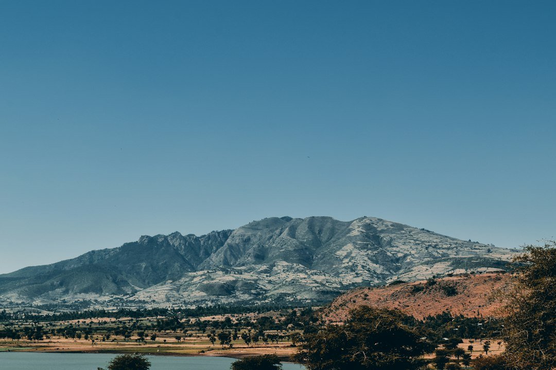 Paysage montagneux éthiopien illustrant la reprise des combats au Tigré